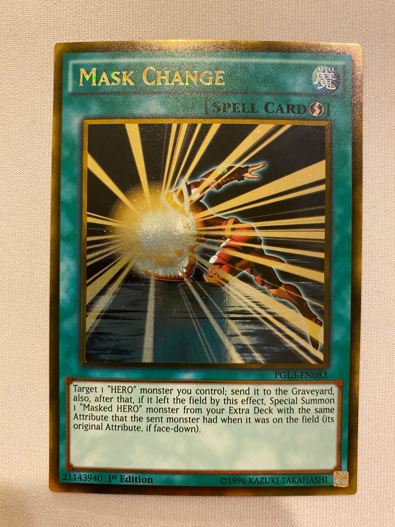 Yugioh Mask Change PGL3-EN083 Gold Rare 1st Edition Near Mint Yugioh Mask Change PGL3-EN083 Gold Rare 1st Edition Near Mint